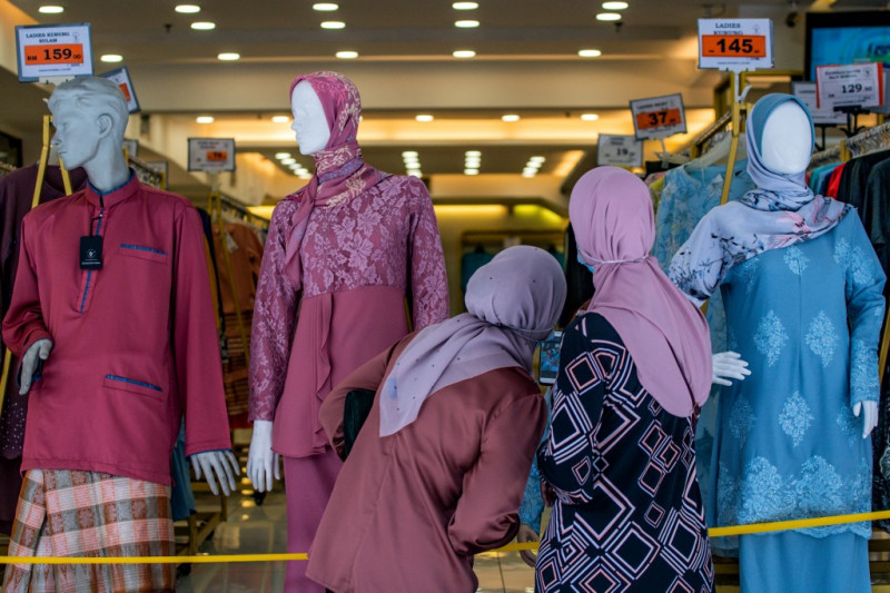 Dutch designer sparks social media backlash over comments on baju kurung