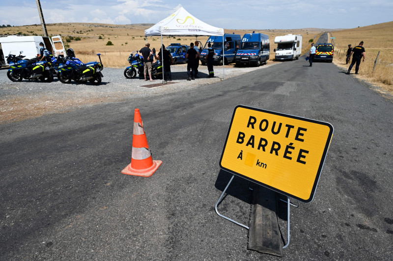 Alarm in France after 2,500 mass for illegal rave