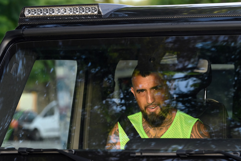 ‘Warrior’ Vidal joins Inter to continue Barcelona exodus