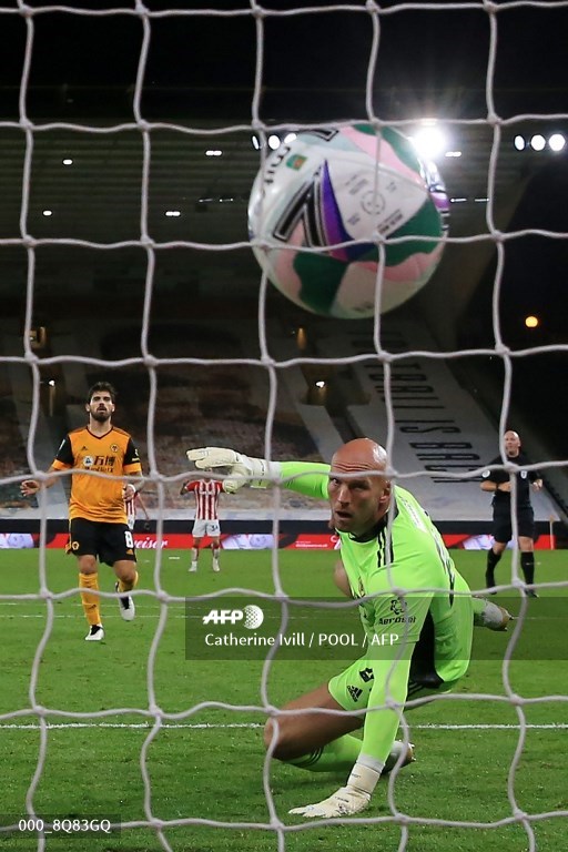 Wolves stunned by second-tier Stoke in League Cup