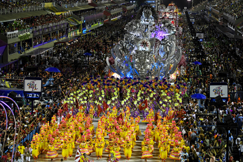 Rio postpones carnival 