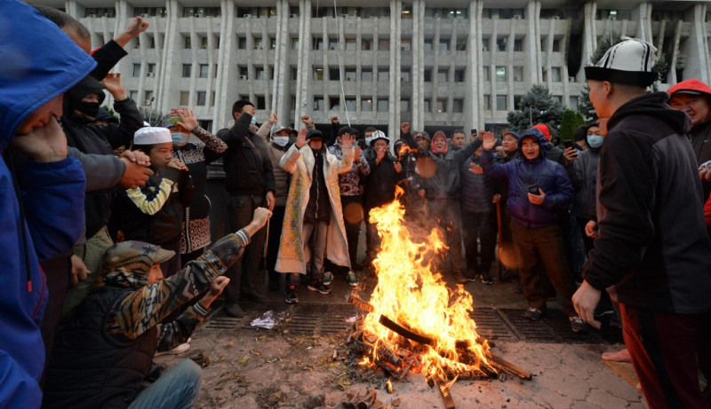 Kyrgyz leader says ‘in control’ after protesters storm govt house