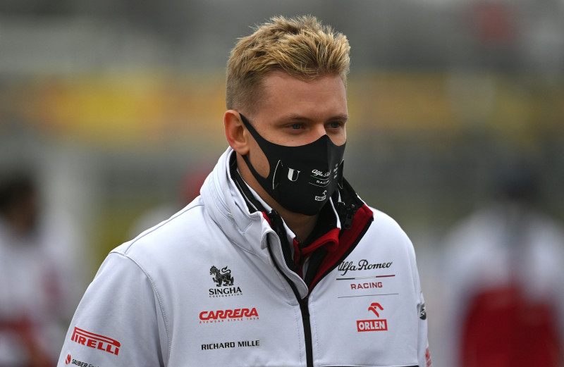 Schumacher returns to F1