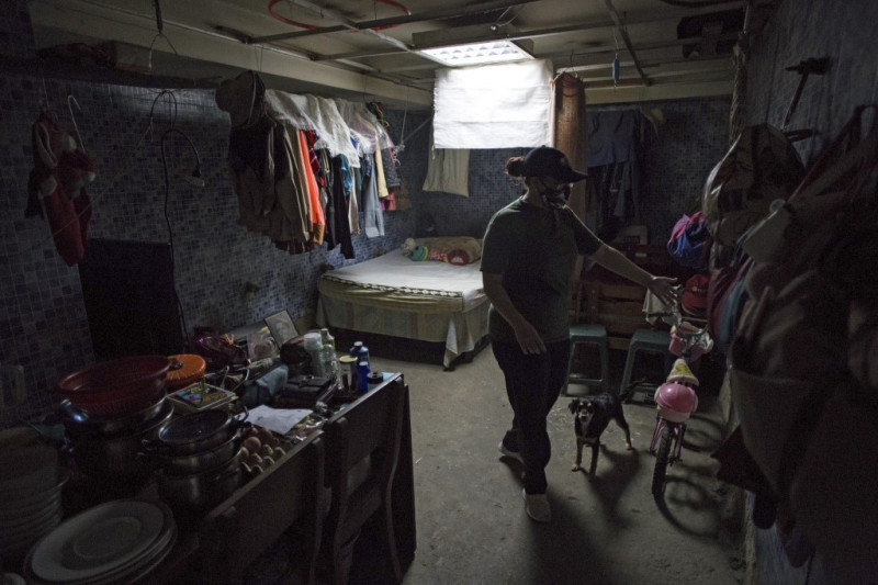 Venezuelans 'dying slowly' in rat and roach-infested homes