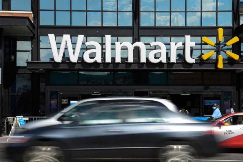 Walmart reports strong US sales as it retreats from some overseas markets