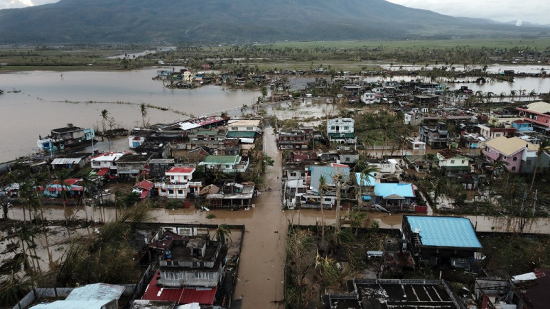 16 dead after Typhoon Goni batters Philippines