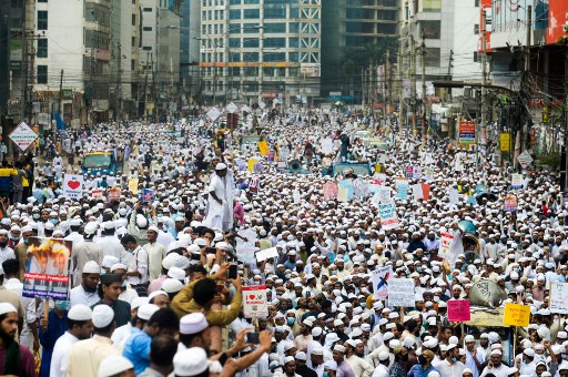 Tens of thousands take part in anti-France rally in Bangladesh