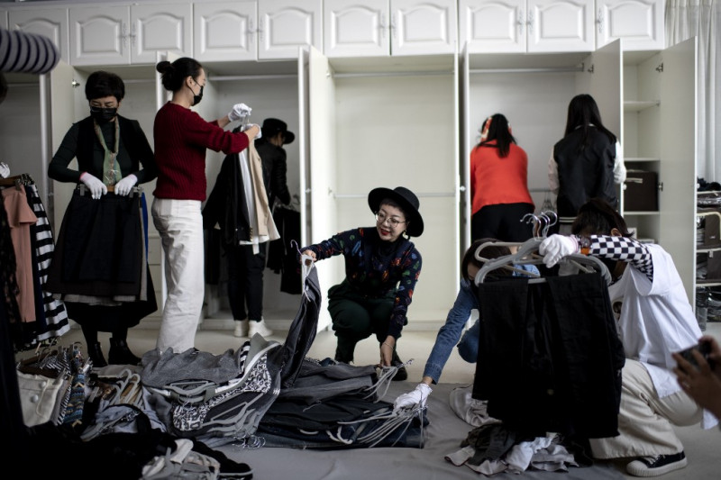 China's luxury shoppers call in the tidy teams