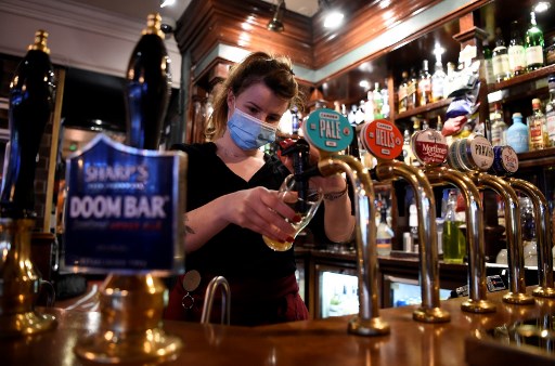 Anger at second virus closing time for English pubs