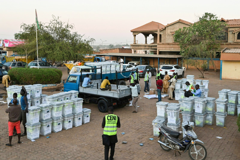 Niger stages historic elections despite jihadist attacks