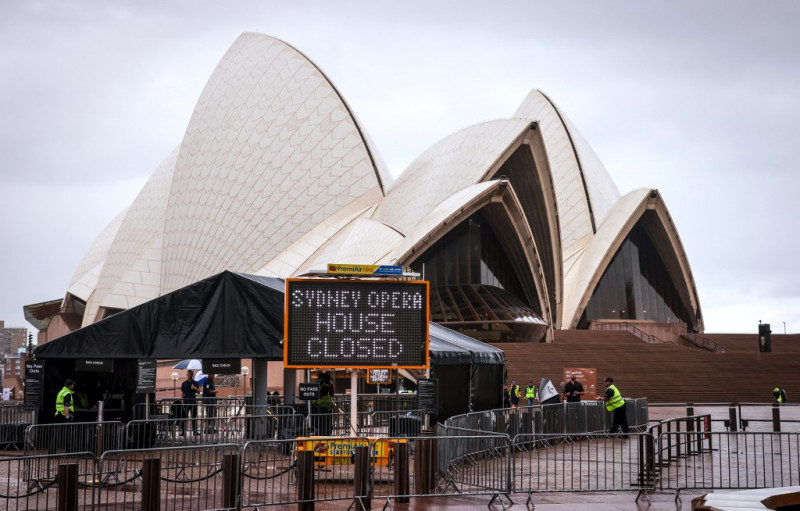 Opera to return to Sydney after virus hiatus