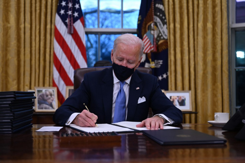 Biden returns US to Paris climate accord