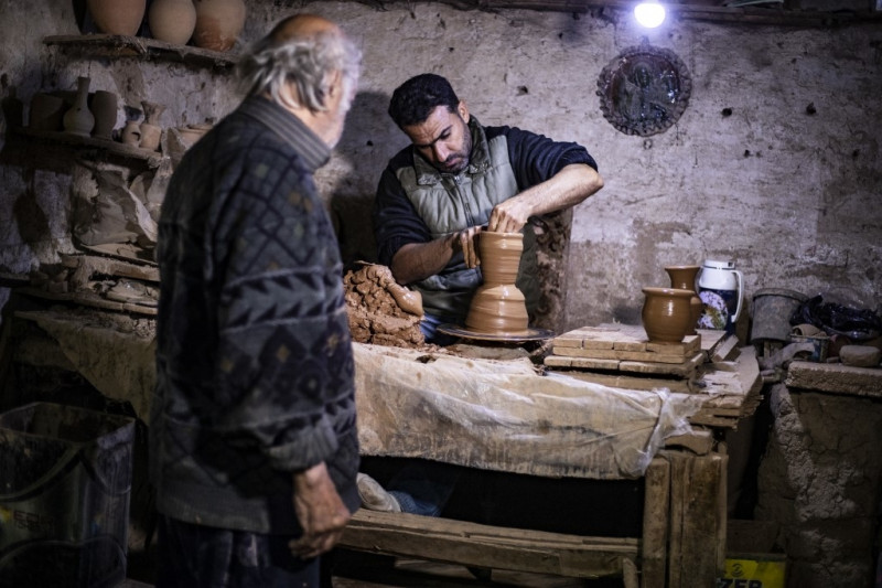 Syrian potter preserves centuries-old craft