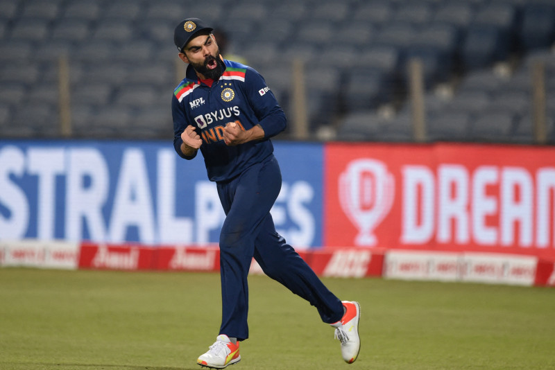 Kohli reaches 6,000-run IPL landmark 