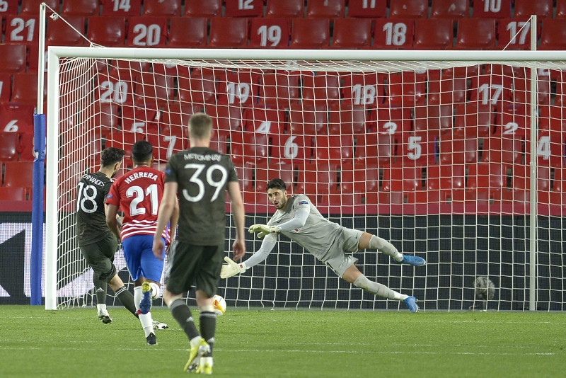 Rashford and Fernandes ensure United brush off Granada