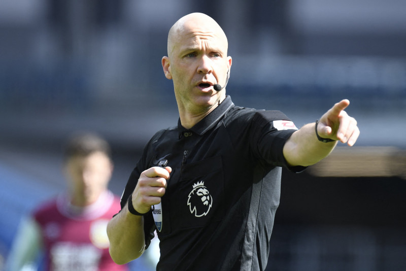 Referee Anthony Taylor makes embarrassing Champions League red card gaffe