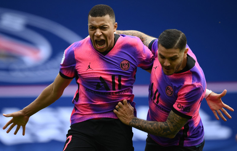  Icardi fires PSG to a point behind leaders Lille