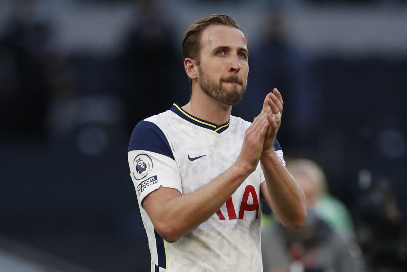 Kane hints at Man City move, praising 'striker's dream' De Bruyne