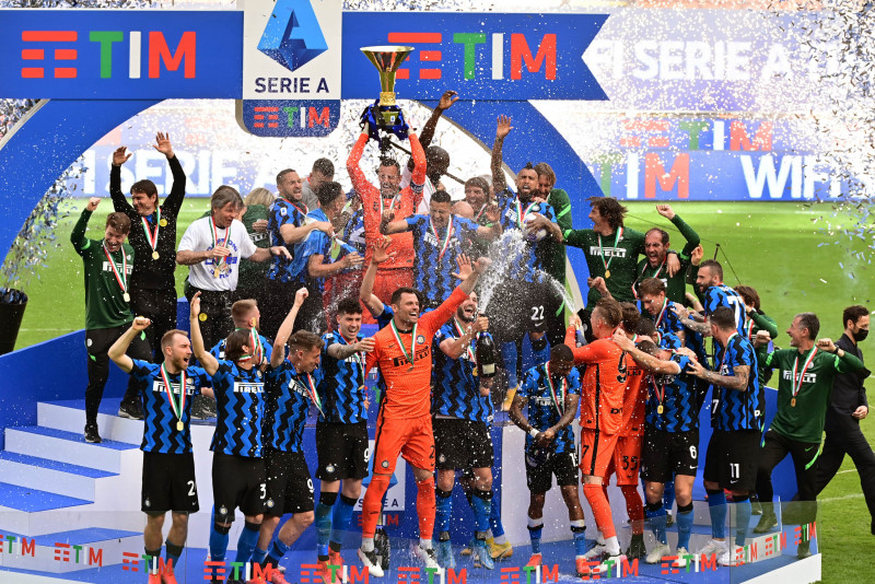 Juventus and AC Milan qualify for Champions League