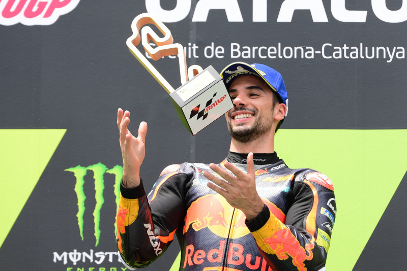 Oliveira holds off Zarco to win Catalonia MotoGP