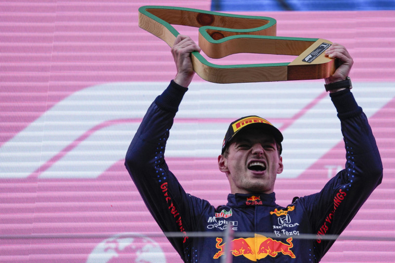 Verstappen cruises in Styria, leaving Hamilton feeling powerless