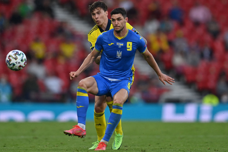 Benfica and PSV continue Champions League qualifying slog