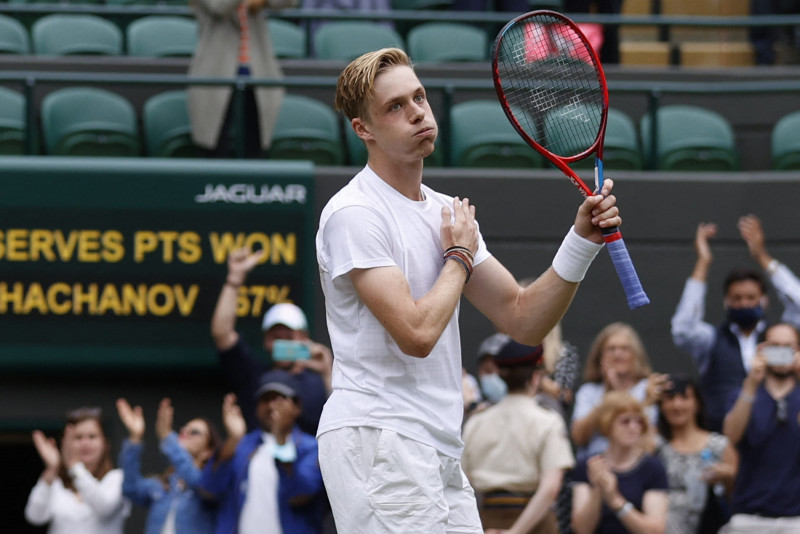 Djokovic set to rule over Wimbledon's young pretenders