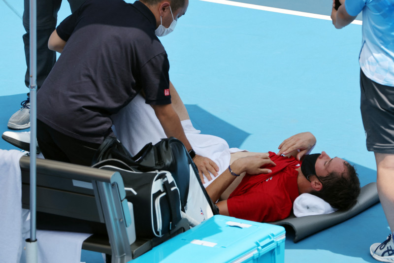 Heated battle to the quarterfinals for Russian tennis star Medvedev