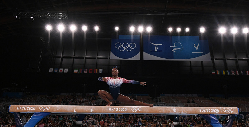 Physics show that a gymnast’s wolf turn is anything but easy