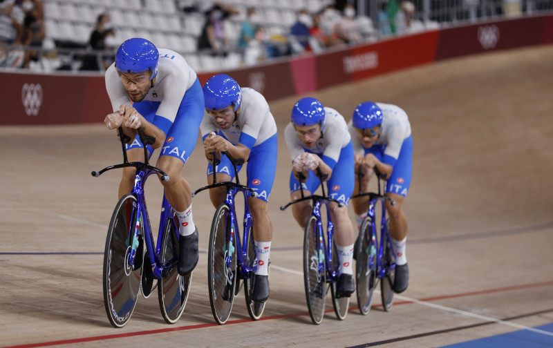 Italy breaks world record to win Olympic gold in men's team pursuit