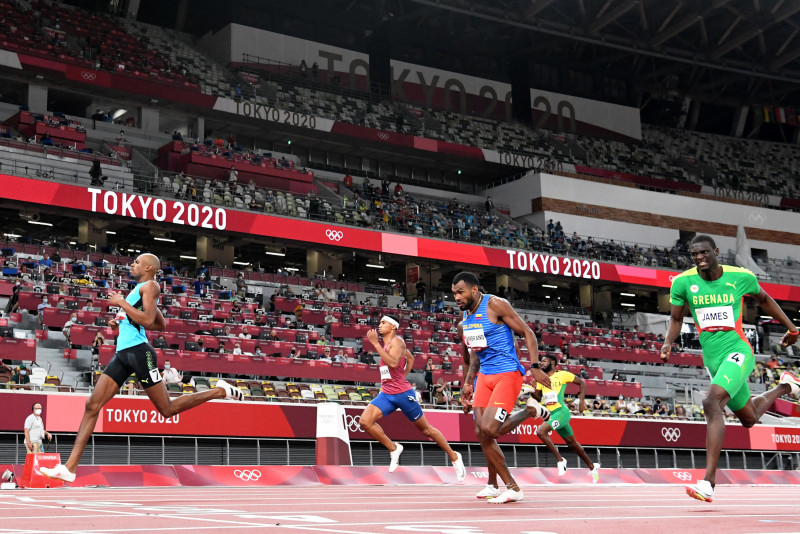 Bahamas' Steven Gardiner retains winning streak with Olympic men's 400m gold