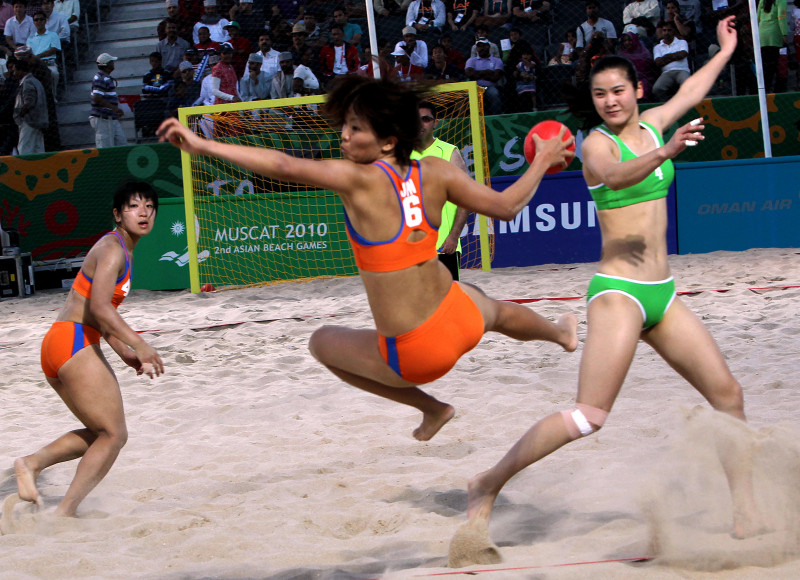Norwegian female beach handballers scrap bikini in spite of rules