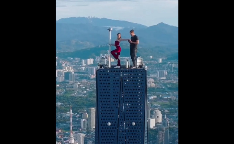 Digitally Modified Cops Say Clips Of Couple Climbing Merdeka 118 Could Be Fake Malaysia The