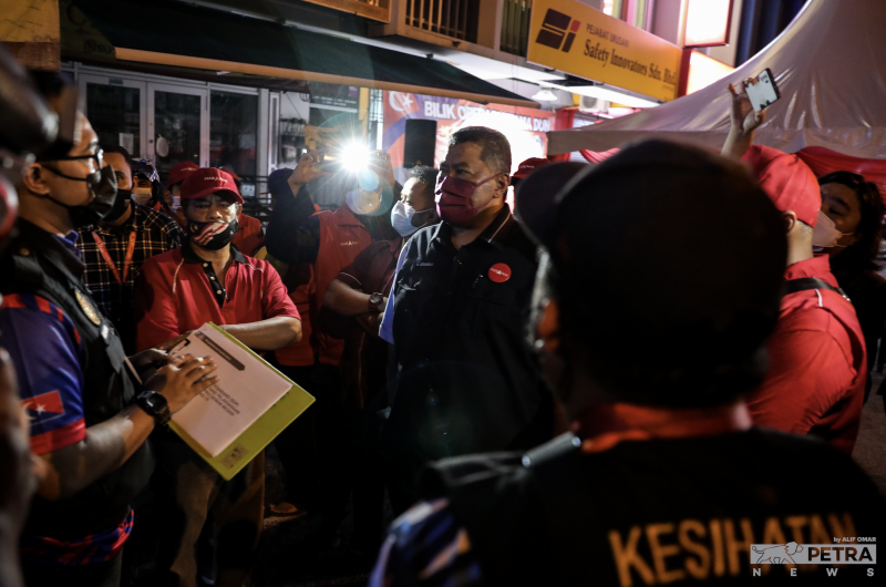 Authorities issue compounds at PH’s first ceramah in Kota Iskandar