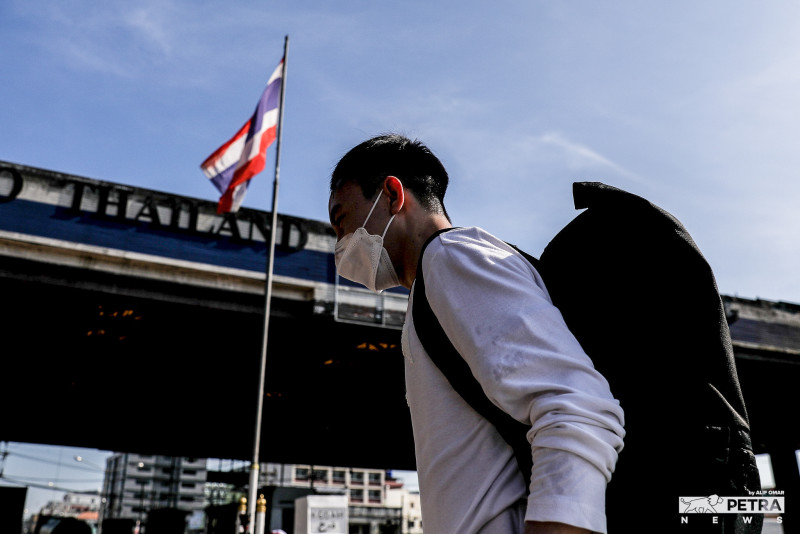 [UPDATED] Malaysia checking on reports of over 10,000 stranded nationals in Thailand