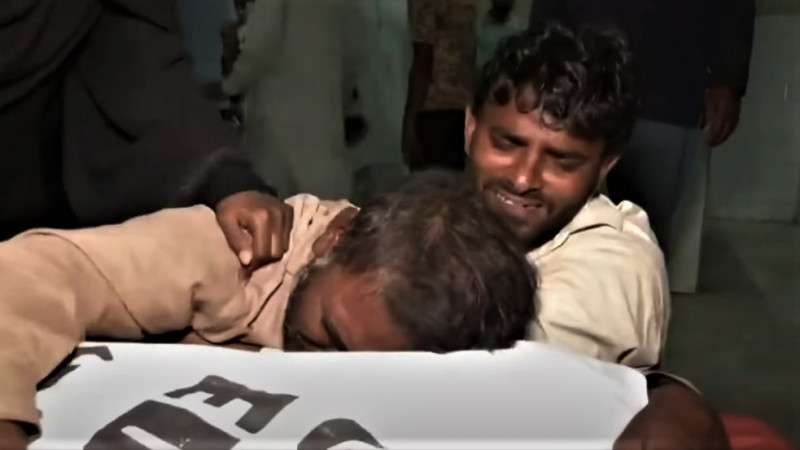At least 11 killed, 10 injured in Pakistan stampede 