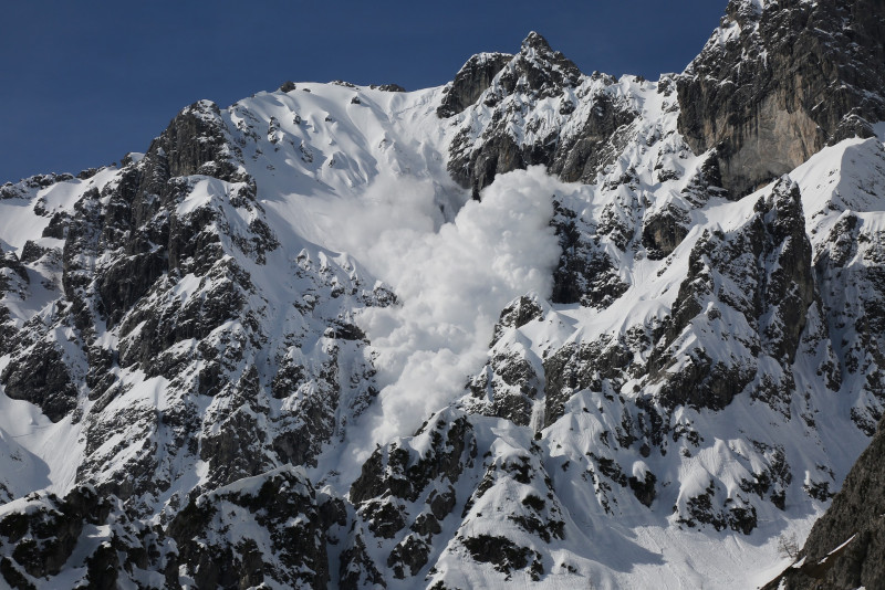 Avalanche kills three at Russian Arctic ski resort