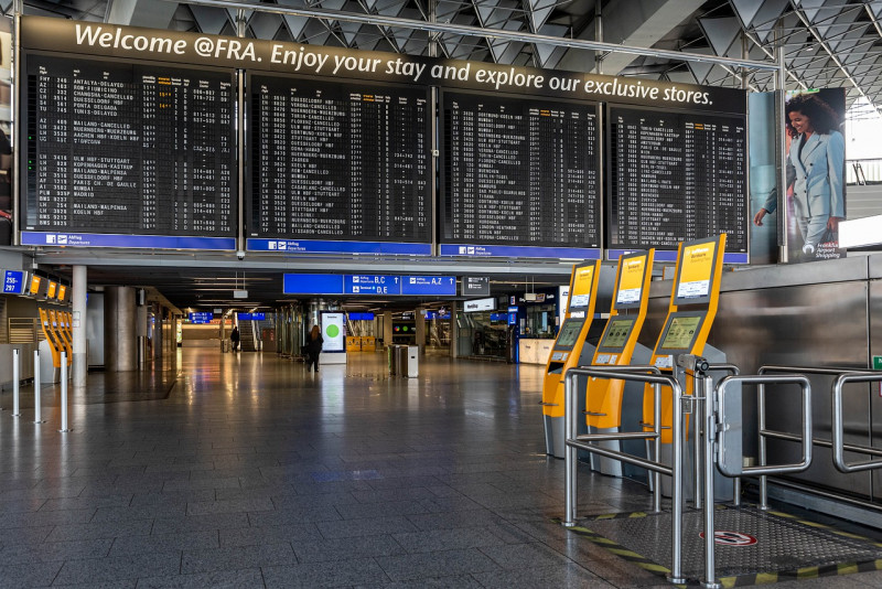 Frankfurt airport traffic nosedives to lowest since 1984