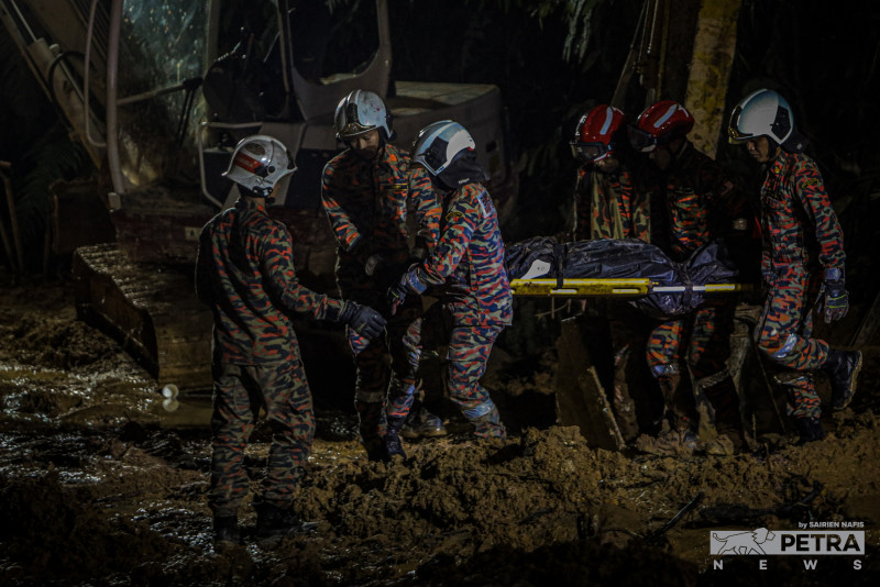 [EXCLUSIVE] Batang Kali rescuers toil through night to find 25th fatality