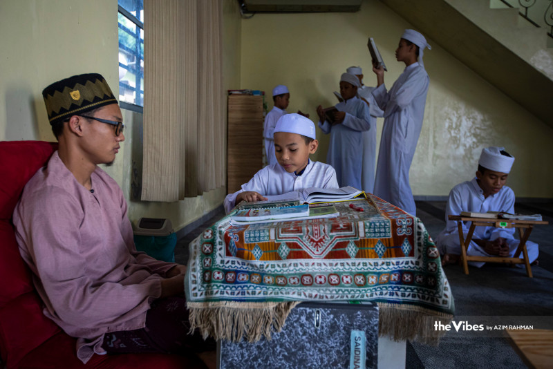[PHOTOS] Scenes at tahfiz school for Nuzul Quran