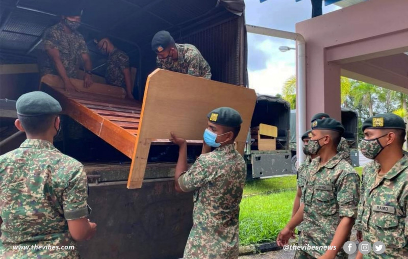 Soldiers deployed to Sarawak’s Covid-19 frontlines