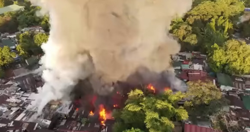 Philippines housing fire kills eight 