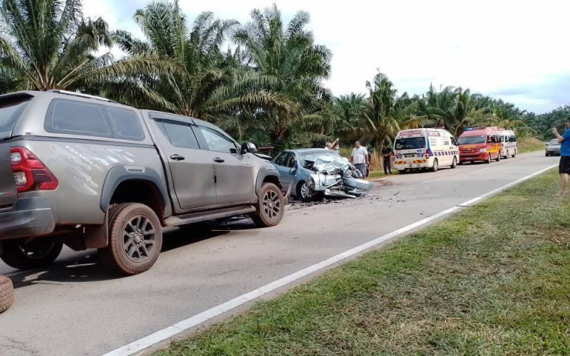 Three killed, teenager seriously injured in Tangkak crash 