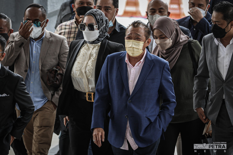 [UPDATED] Court acquits Bung Moktar, wife of all three graft charges
