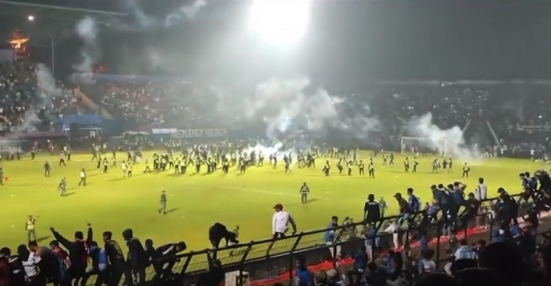At least 174 dead after riot at Indonesia football match: police | Sports &  Fitness | The Vibes