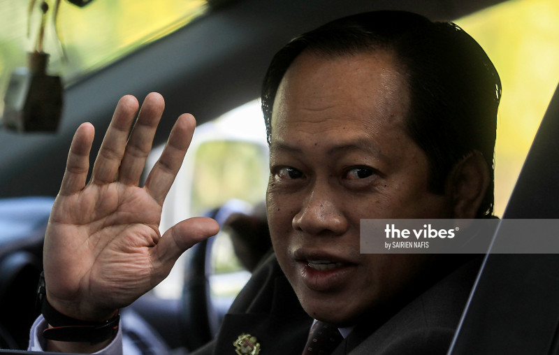 Statutory declarations being collected to form new govt: Ahmad Maslan