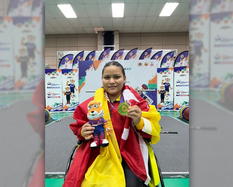Para Sukma: gold medal a belated wedding gift for powerlifter Siti Nuraisyah