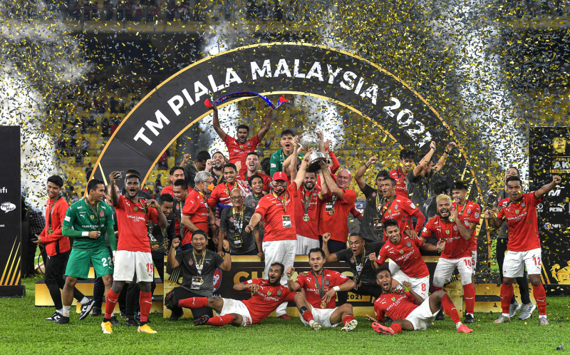 Like father, like son: M’sia Cup perfect gift for KL City’s physiotherapist