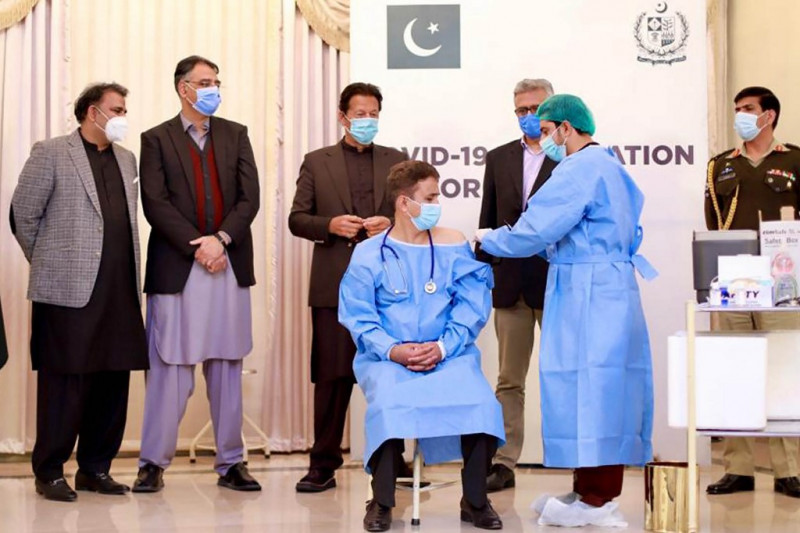 Pakistan health workers to begin receiving Chinese-made vaccine