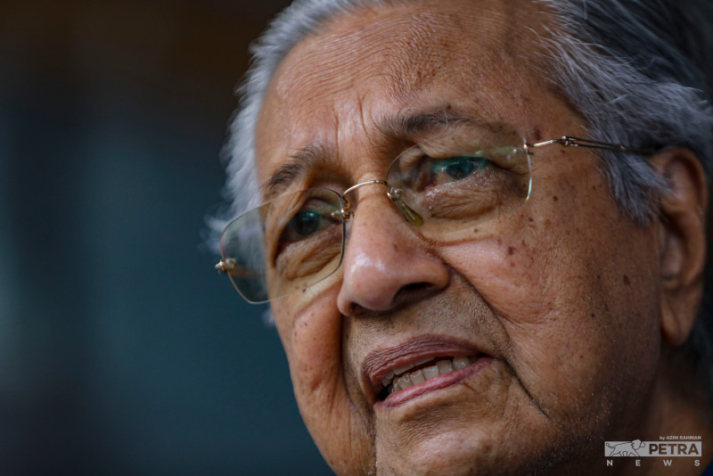Cops quiz Dr Mahathir as ex-PM probed for sedition